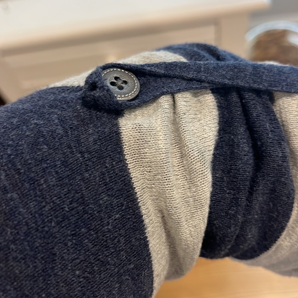 Lightweight sweater/blouse - Picture 3 of 5